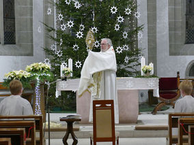 Tag des "Ewigen Gebetes" in St. Crescentius (Foto: Karl-Franz Thiede)